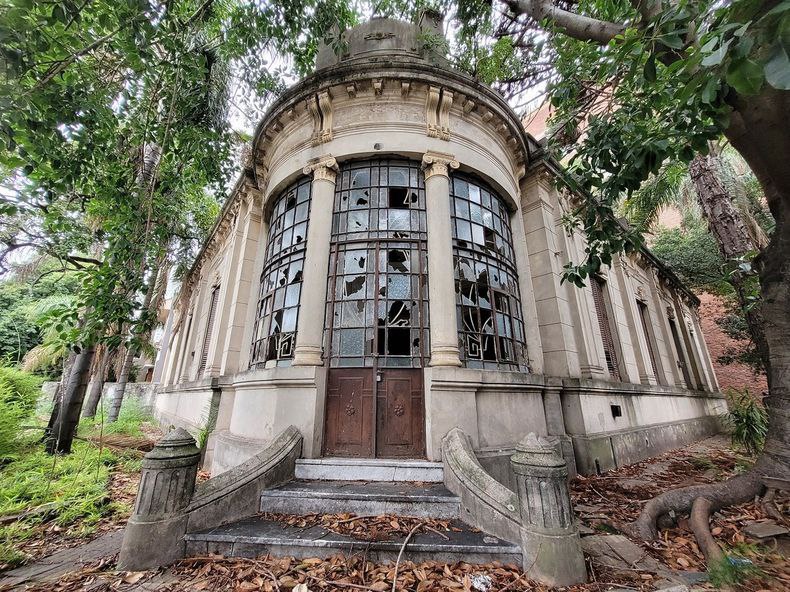 Incendio reaviva el debate sobre el destino de casona histórica en Devoto