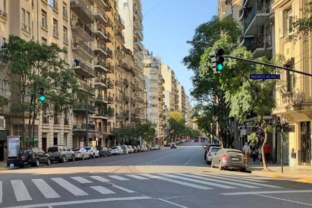¡Adiós al Atasco! Ciudad Implementa “Carriles Eficientes” para Descongestionar Avenidas