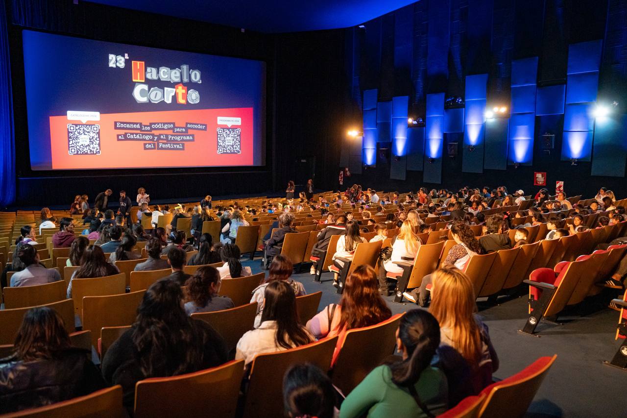 ¡Luces, Cámara, Desconexión! Estudiantes de la Ciudad a Reflexionar sobre las Pantallas en Concurso de Cortometrajes