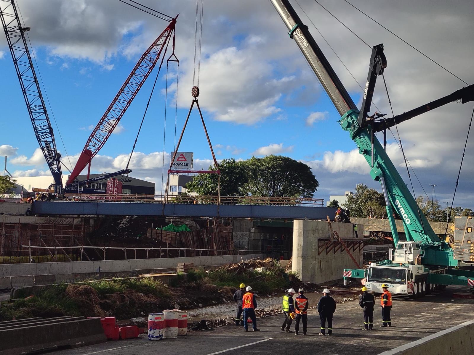 La vida vuelve a la normalidad en la Autopista Dellepiane