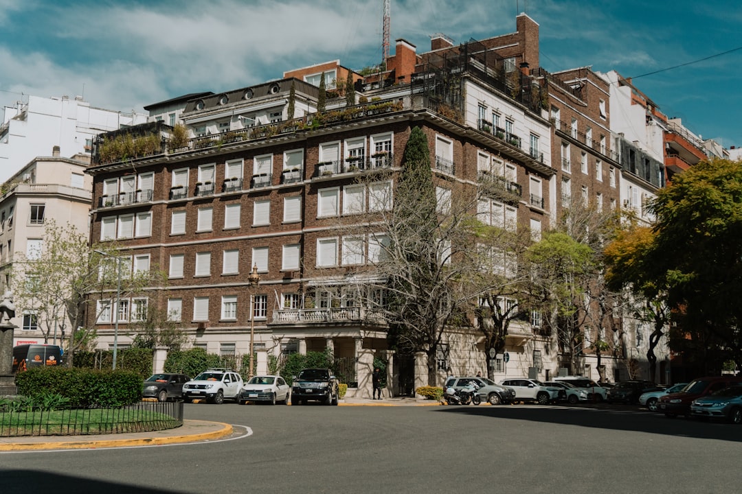 Nuevas tarifas escolares: ¿qué hay detrás del aumento de cuotas en colegios privados?